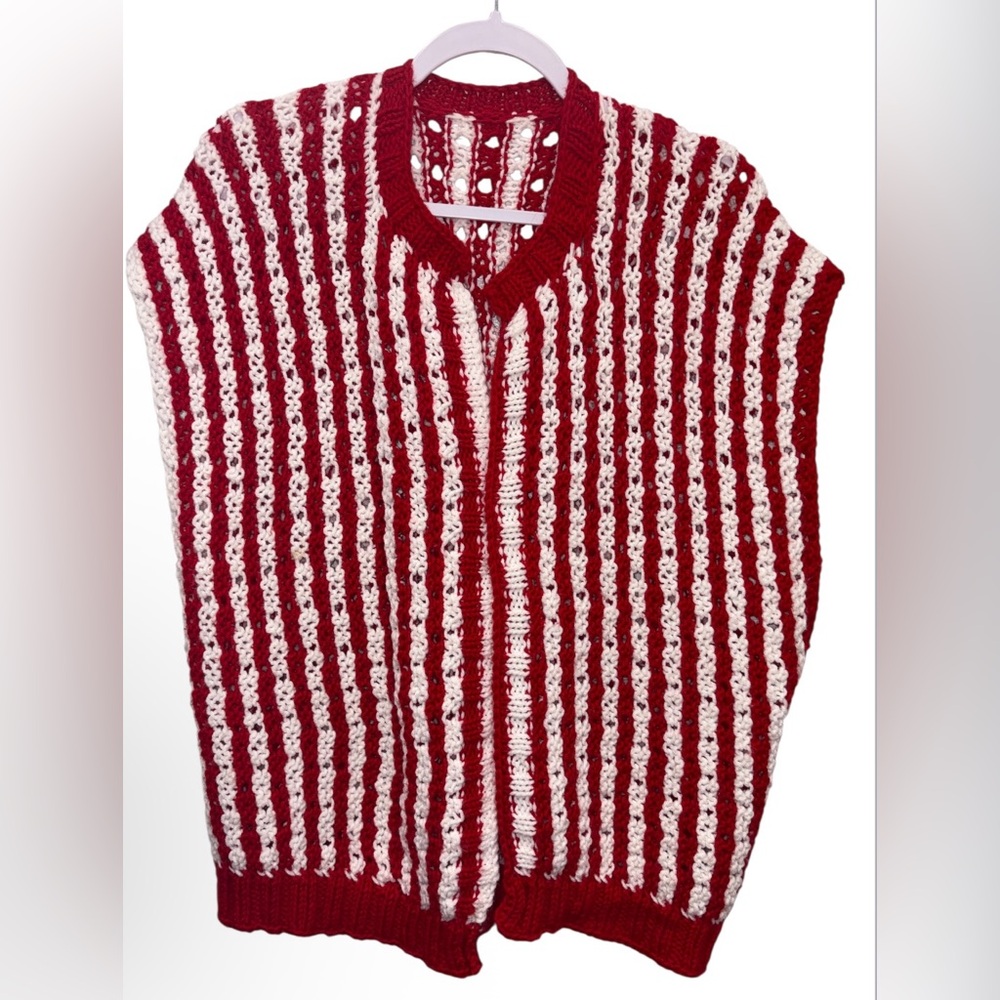 ❤️ Red and White Striped Knited Sweater in red and white, perfect for the x mas